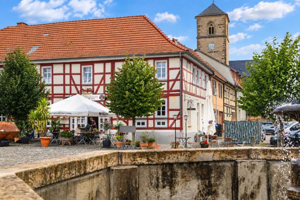 Alte Posthaterei - Hotel-Restaurant-Cafe - Amt Creuburg - Ansicht rechte Seite